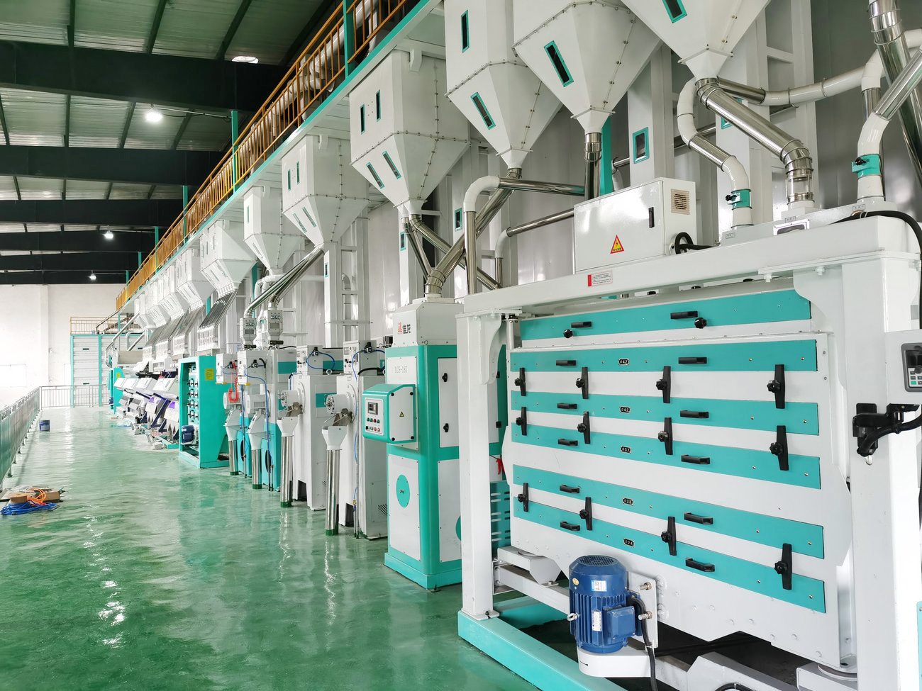 湖南银光粮油股份有限公司400T/D成套碾米工程  